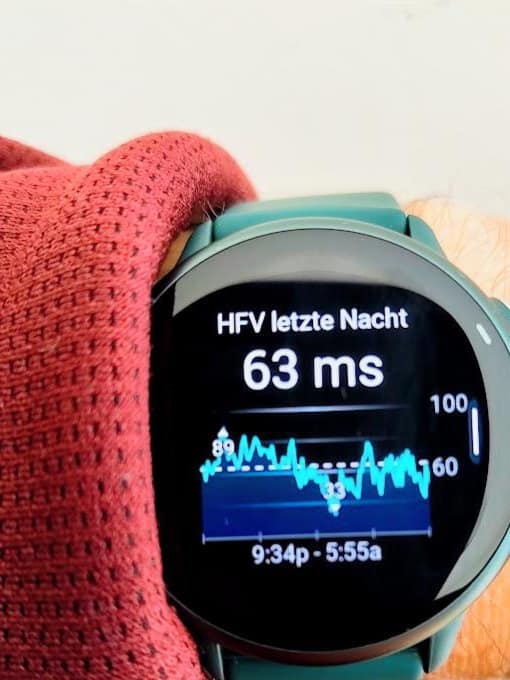 Biohacking mit garmin die hfv tracken einfach und ist aufschlussreich für die momentane gesundheit. kopie.